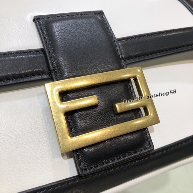 FENDI專櫃精品鏈條女包 Fendi芬迪鏈條肩帶BAGUETTE手袋 fdzg2697